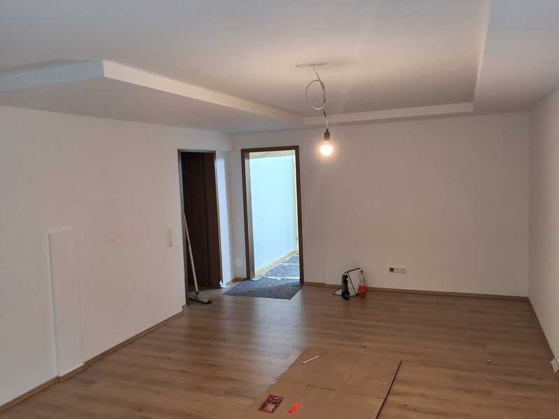 Trockenbau-Arbeiten im Hausflur, nachher.